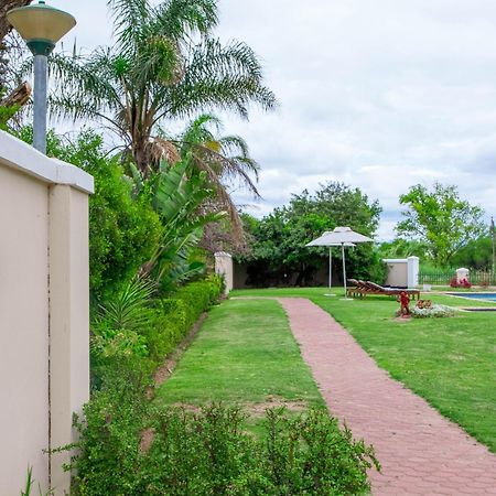 Bakenskraal Ostrich Palace Oudtshoorn Esterno foto